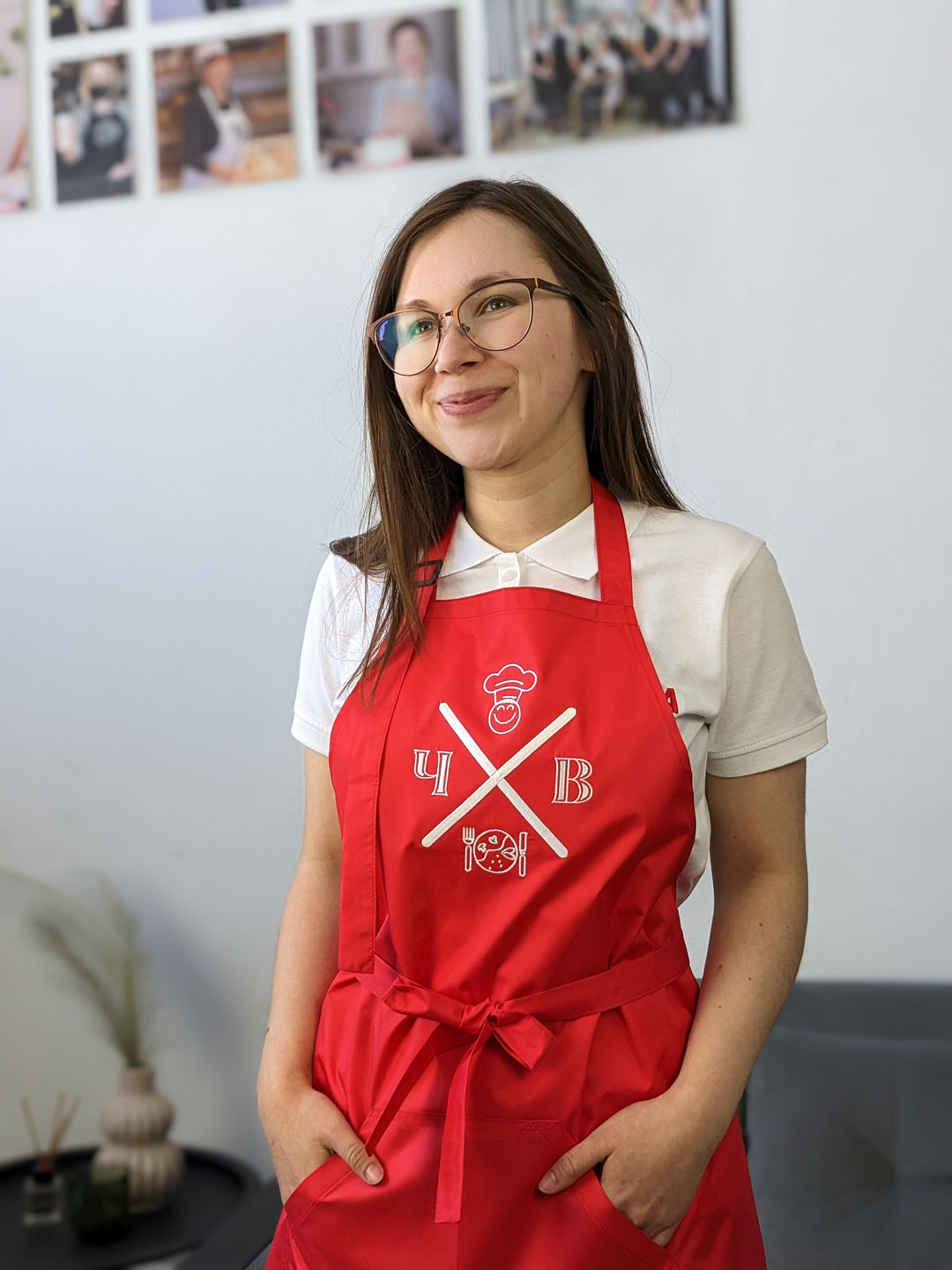 Apron water-repellent Solar with logo up to 10" | Embroidery | Apron for a beauty artist Red