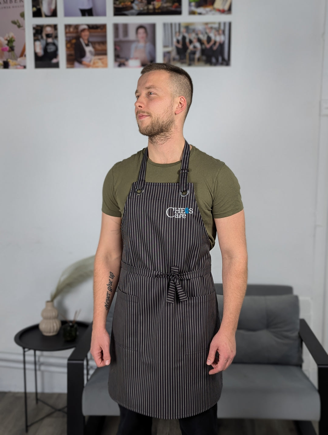 Apron Fredo Black with embroidery | Apron with branding