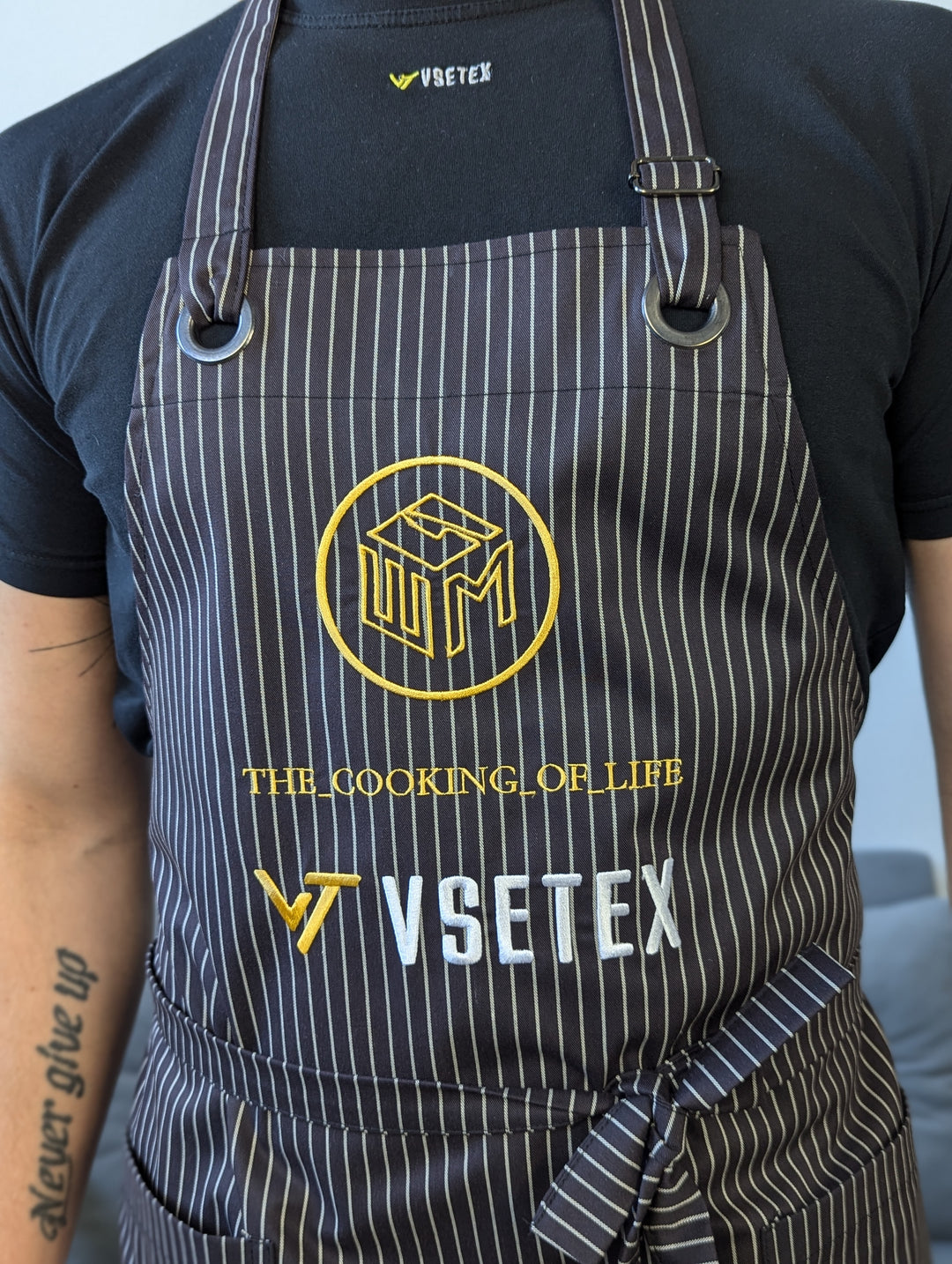 Apron Fredo Black with embroidery | Apron with branding