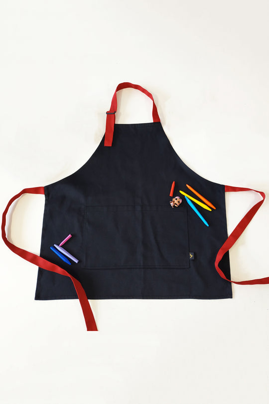 Latte Children’s Apron 5-7 Years – Black with Red