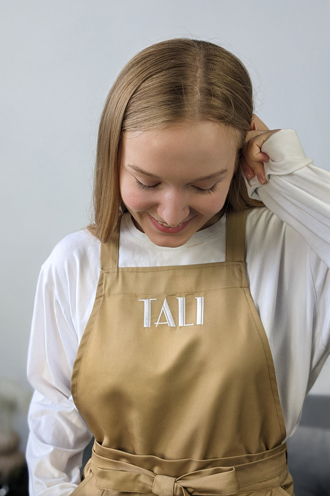 Cappuccino Apron – Classic Beige