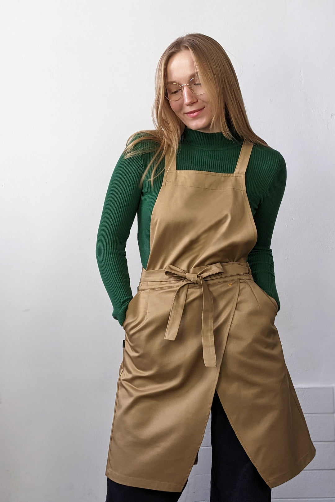 Cappuccino Apron – Classic Beige