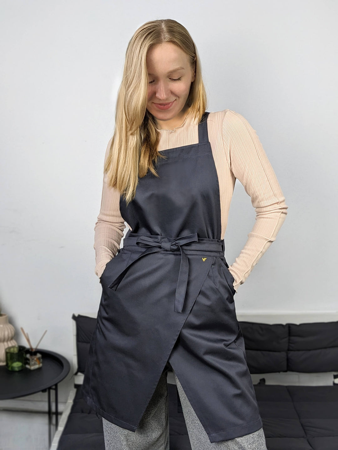 Cappuccino Apron – Classic Dark Grey