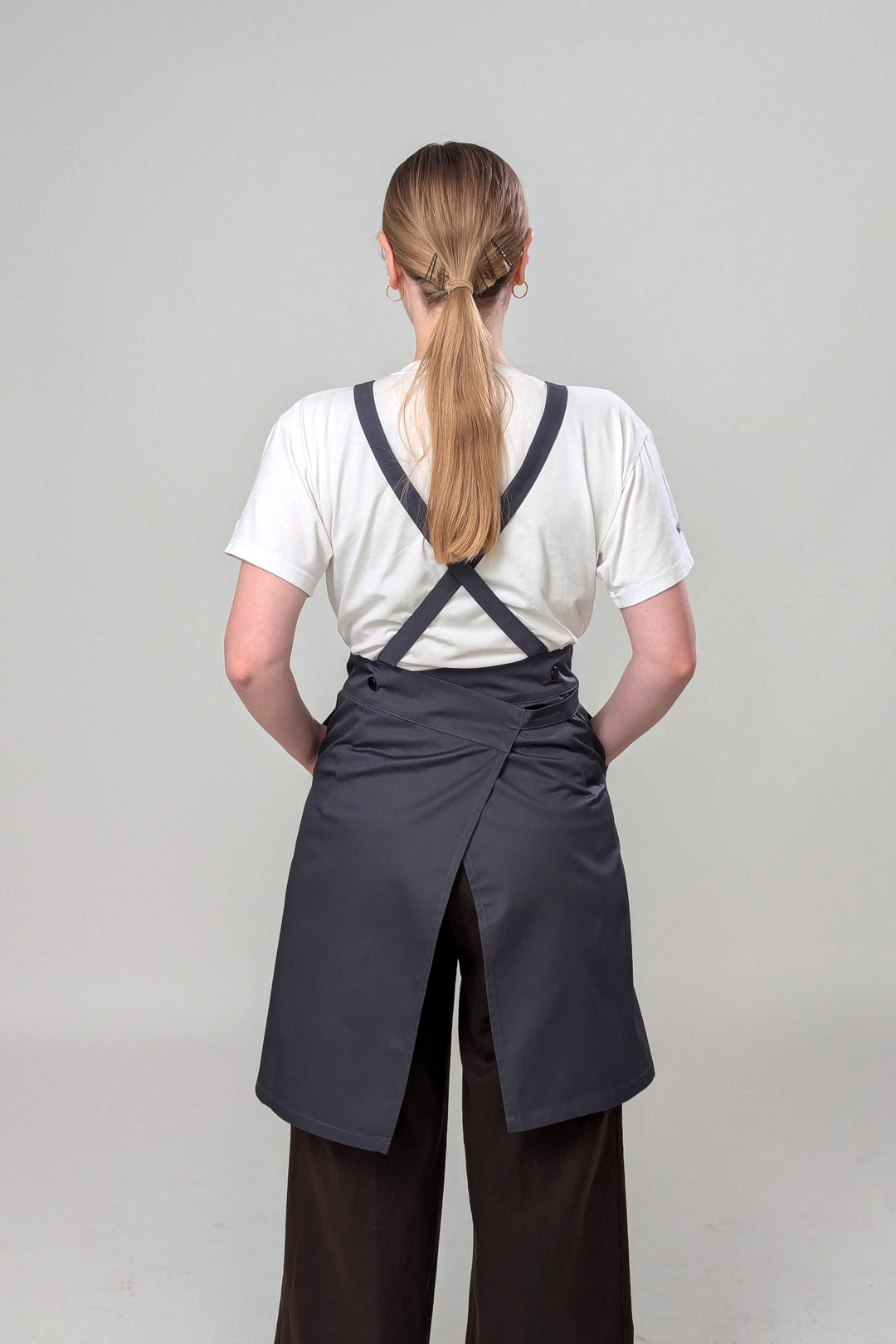 Cappuccino Apron – Classic Dark Grey