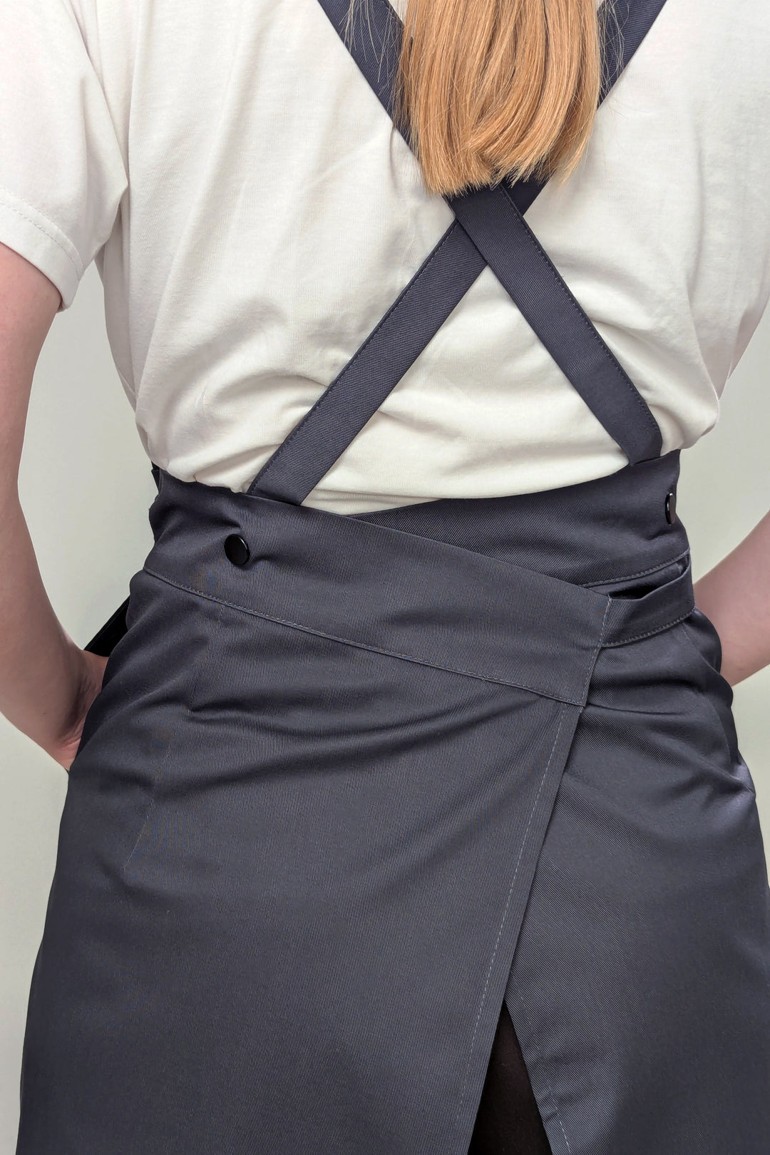 Cappuccino Apron – Classic Dark Grey