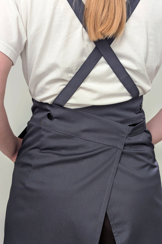 Cappuccino Apron – Classic Dark Grey