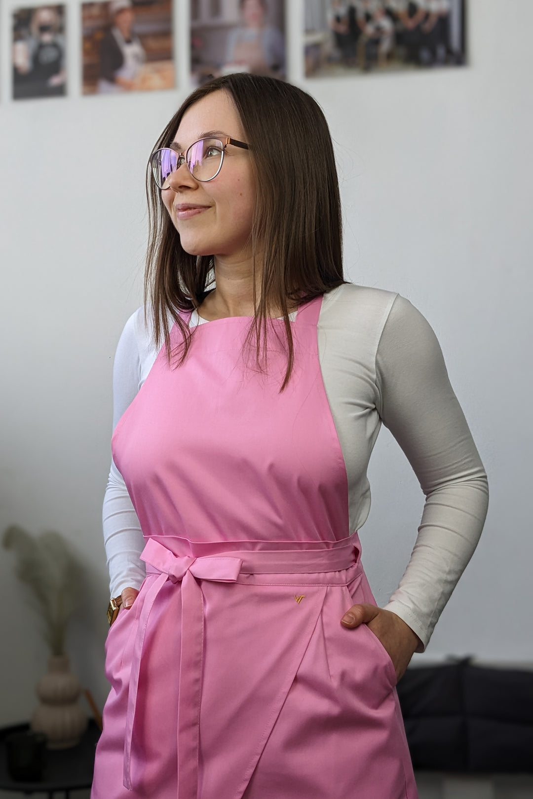 Cappuccino Apron – Classic Pink