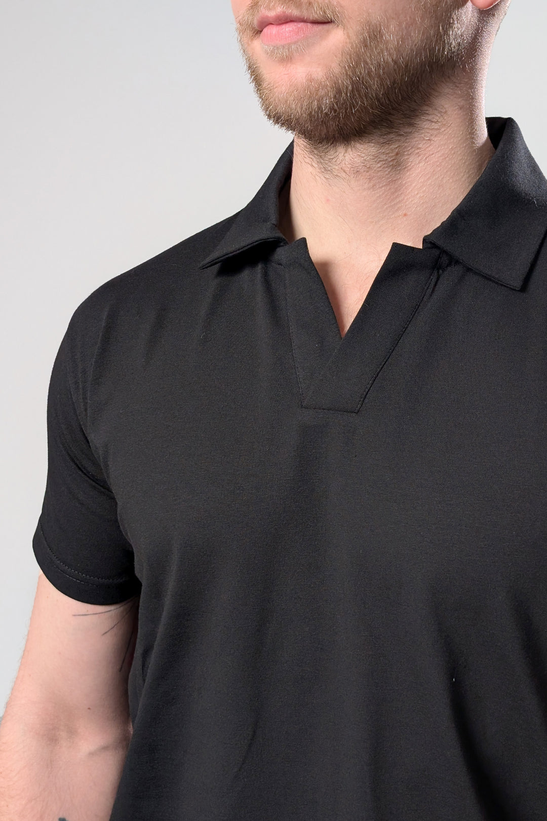 Button-free Polo Shirt – Black