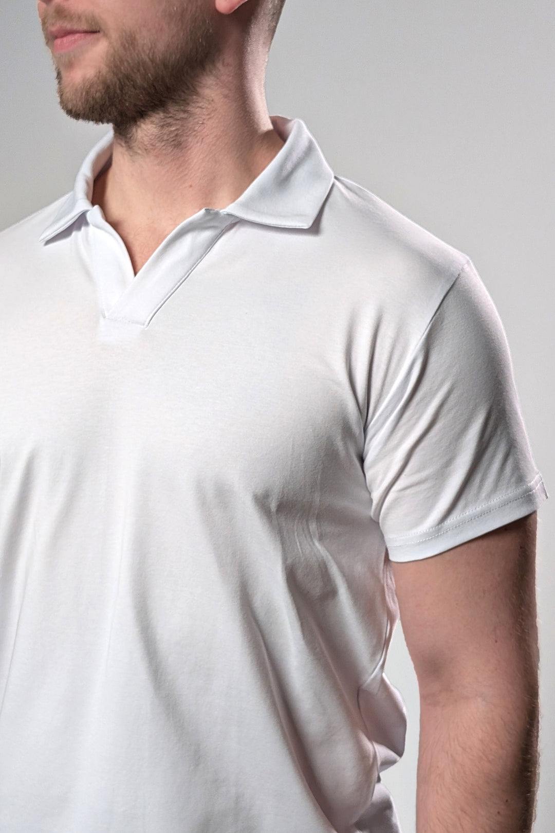 Button-free Polo Shirt – White