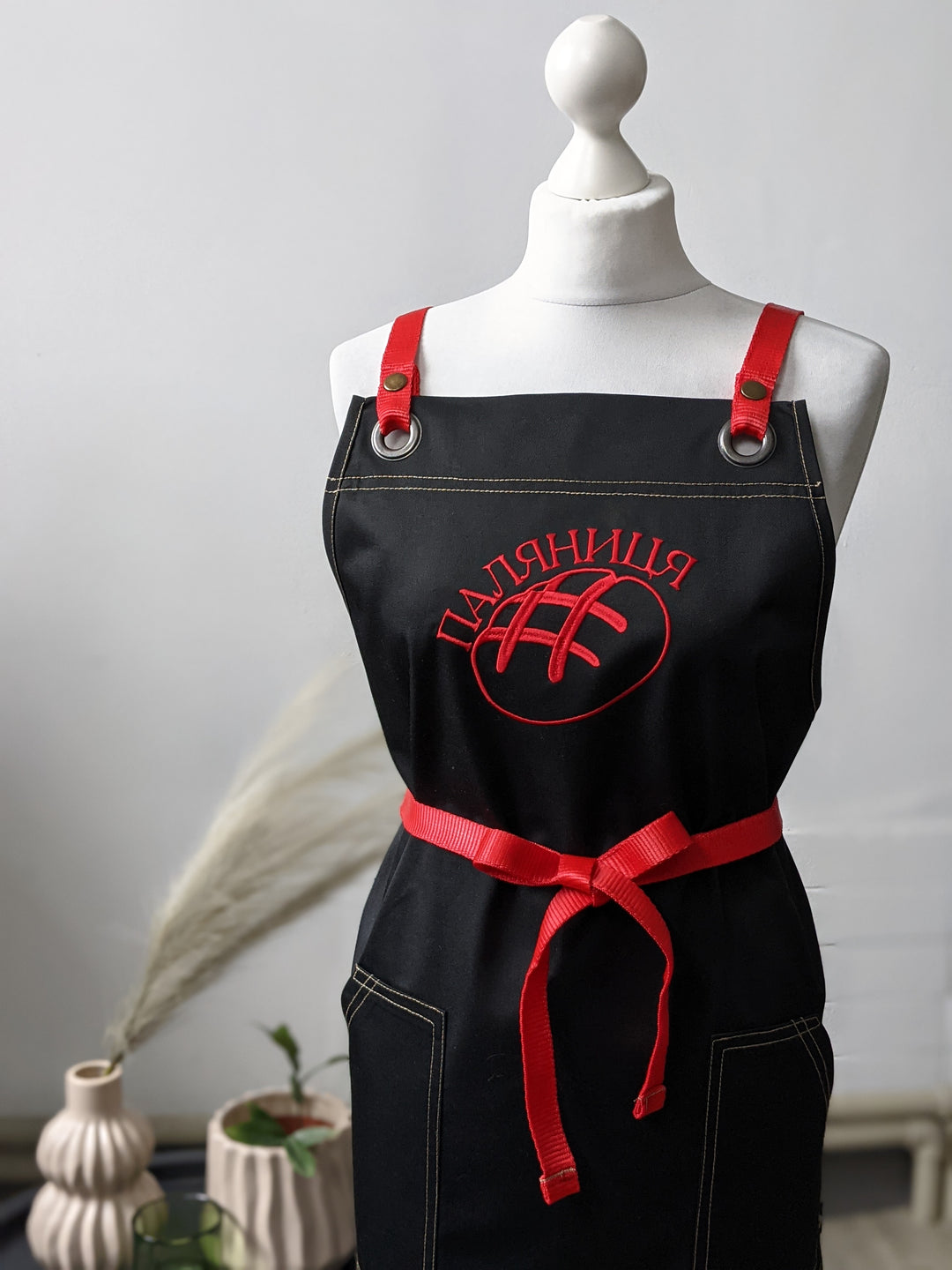 Muffin apron with logo up to 10" | with embroidery