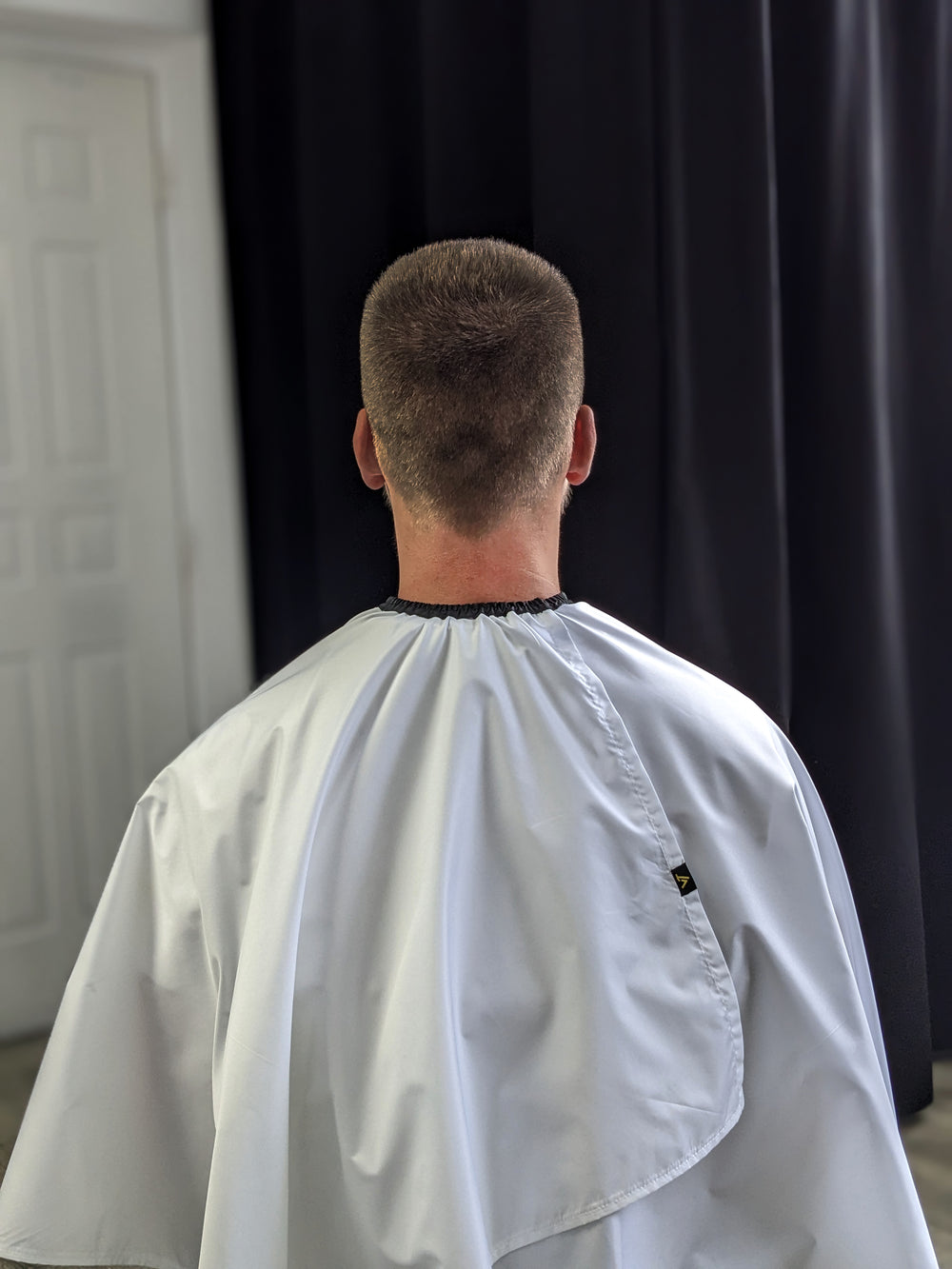 Hairdresser’s Cape – White